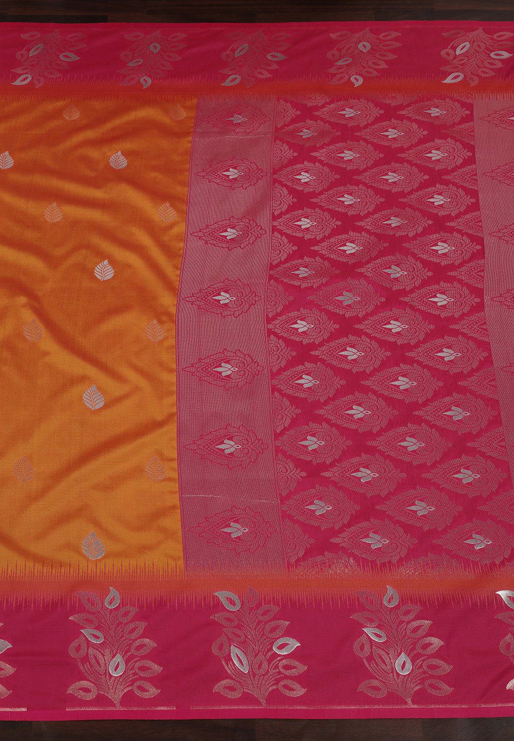Double-Tone Silk Saree with Glimmering Zari Elegance