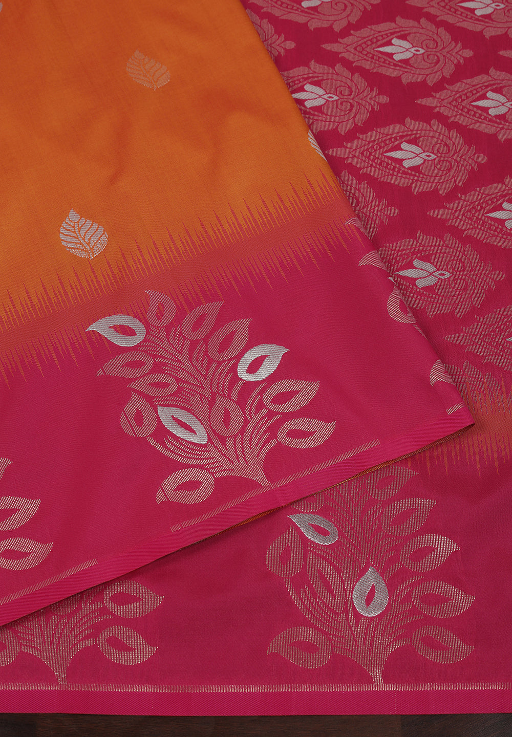 Double-Tone Silk Saree with Glimmering Zari Elegance